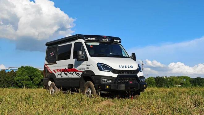 1月28亮相成都房车展全时四驱三把锁AG真人直营这才是能越野的露营车1(图4)