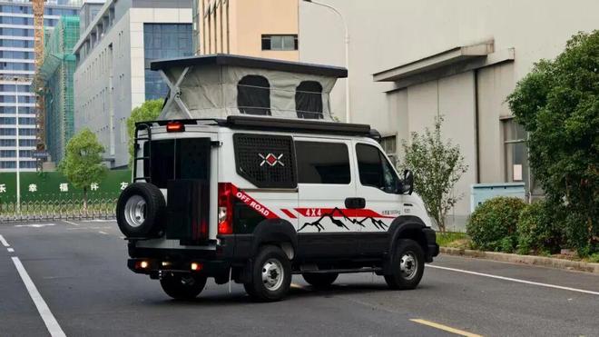 1月28亮相成都房车展全时四驱三把锁AG真人直营这才是能越野的露营车1(图9)