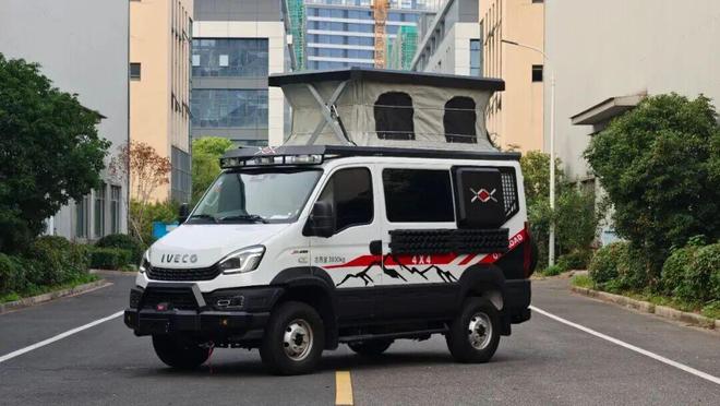 1月28亮相成都房车展全时四驱三把锁AG真人直营这才是能越野的露营车1(图10)