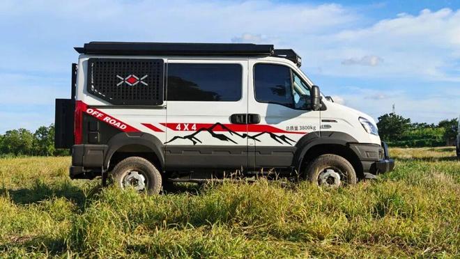 1月28亮相成都房车展全时四驱三把锁AG真人直营这才是能越野的露营车1(图8)